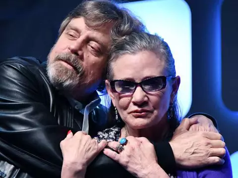 Star Wars | Mark Hamill homenageia Carrie Fisher e Debbie Reynolds no Twitter