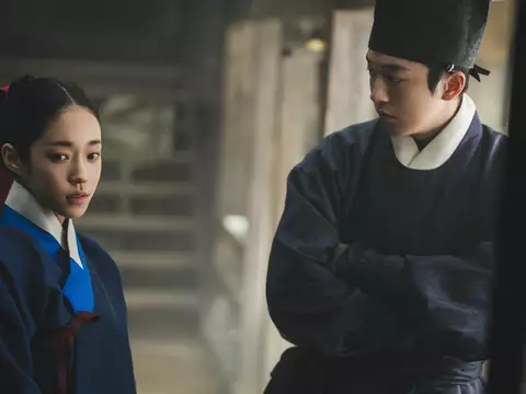 A Leste do Palácio | Entrevista com o Nam Joo-hyuk e Roh Yoon-seo