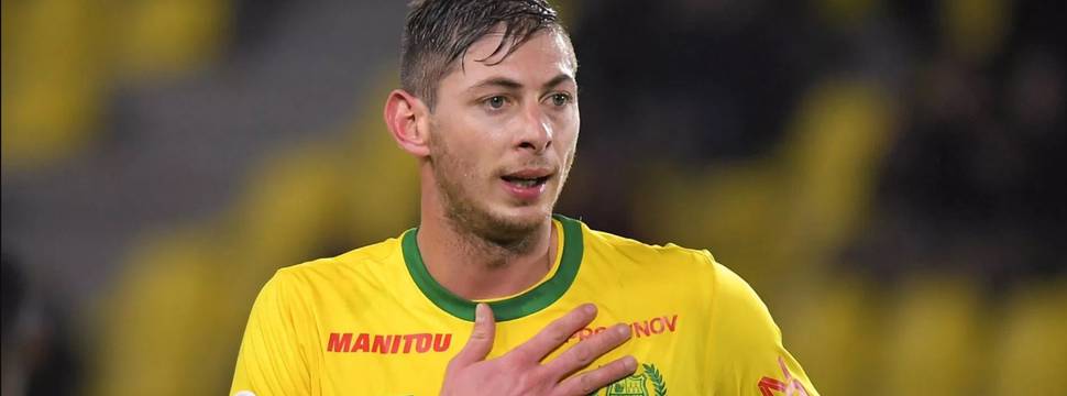 The Enemy - Em respeito à morte de jogador, Emiliano Sala será removido de  FIFA 19