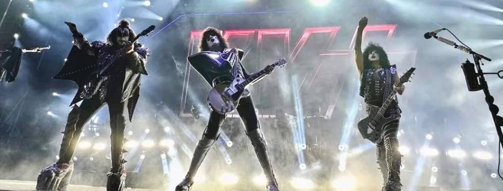 O KISS durante show no M&eacute;xico em dezembro de 2022 (Reprodu&ccedil;&atilde;o/Instagram)