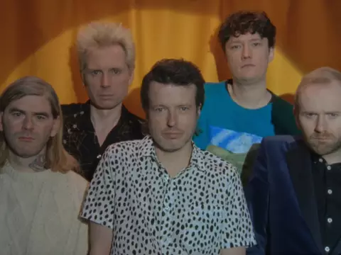 Franz Ferdinand lança novo clipe, "Glimpse Of Love"; assista