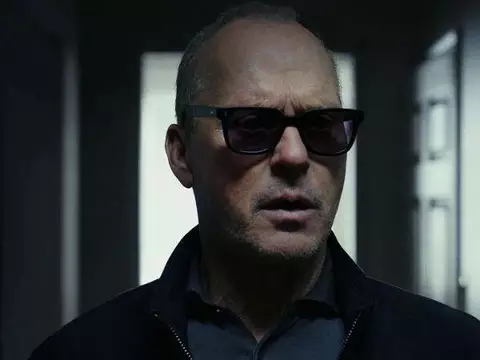 Pacto de Redenção marca retorno pouco inspirado de Michael Keaton à direção