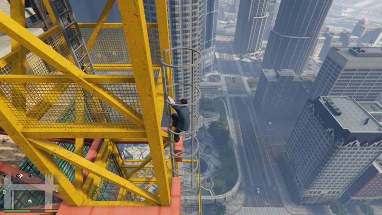 Subindo torre em GTA 5.