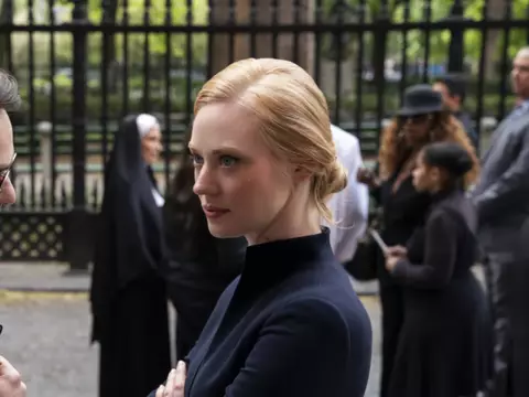 Demolidor: Renascido | Deborah Ann Woll surge disfarçada no set da 2ª temporada