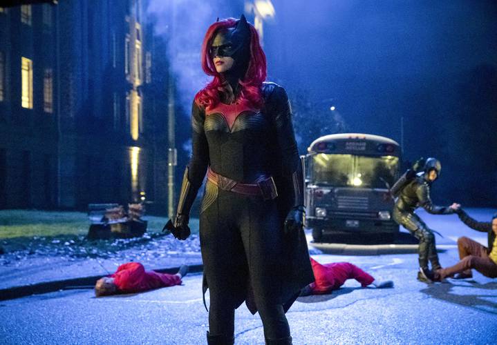 Batwoman: elenco e Warner rebatem acusações de Ruby Rose - Giz Brasil