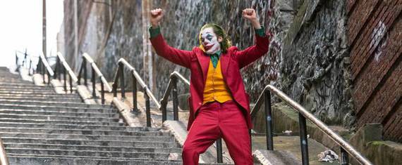 Joaquin Phoenix se destaca em imagem inédita de Coringa 2