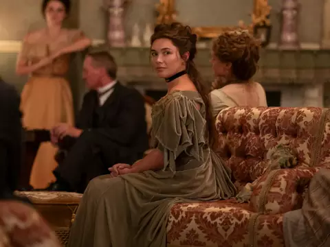 Al este del Edén | Florence Pugh y Zoe Kazan explican las razones del cambio del final