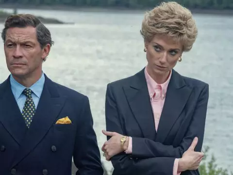 Dominic West e Elizabeth Debicki como Charles e Diana em The Crown