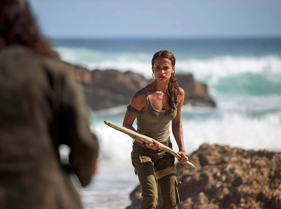 Tomb Raider: A Origem  Lara Croft e vilão ficam frente a frente em nova  foto