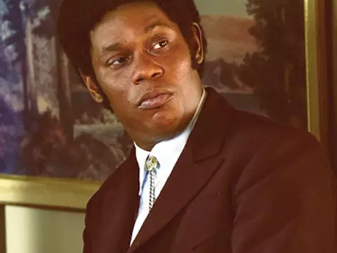 Plantão Omelete | Série de Judd Apatow na HBO, cartazes de Animals e Love e Brooklyn Nine-Nine