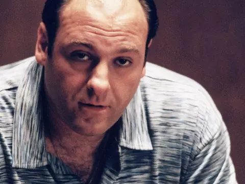 James Gandolfini em The Sopranos (HBO/Reprodução)