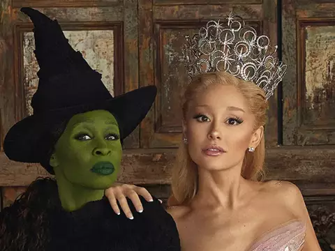 Cynthia Erivo e Ariana Grande em cena de Wicked