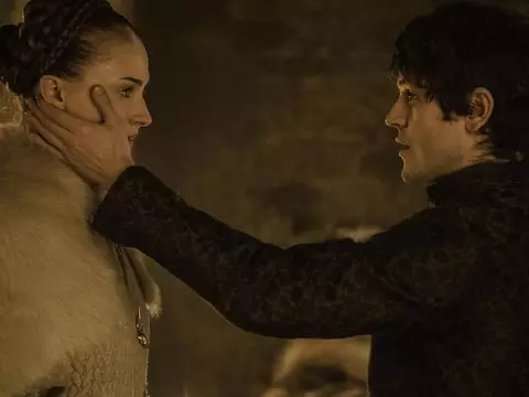 Sophie Turner e Iwan Rheon em Game of Thrones