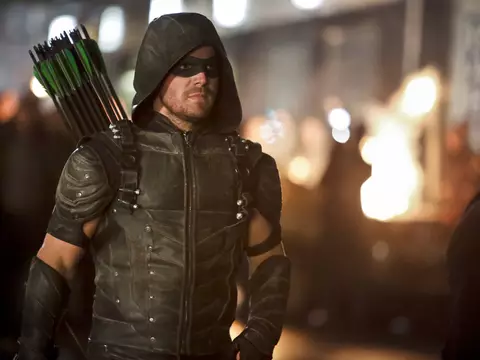 Arrow retorna em sua quinta temporada com promessas e mais do mesmo