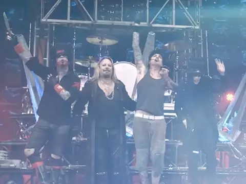 Mötley Crüe anuncia fim da aposentadoria e retorno aos palcos