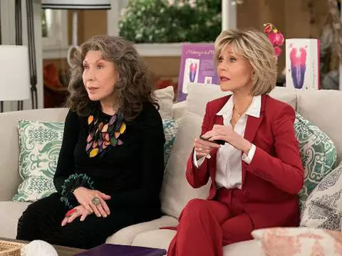 Elenco de Grace & Frankie fará leitura de roteiro online para caridade