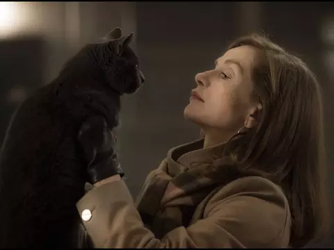 Isabelle Huppert afirma que adoraria fazer uma vilã na Marvel