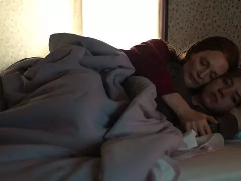 Julianne Moore e Sydney Sweeney em Echo Valley (Divulgação)