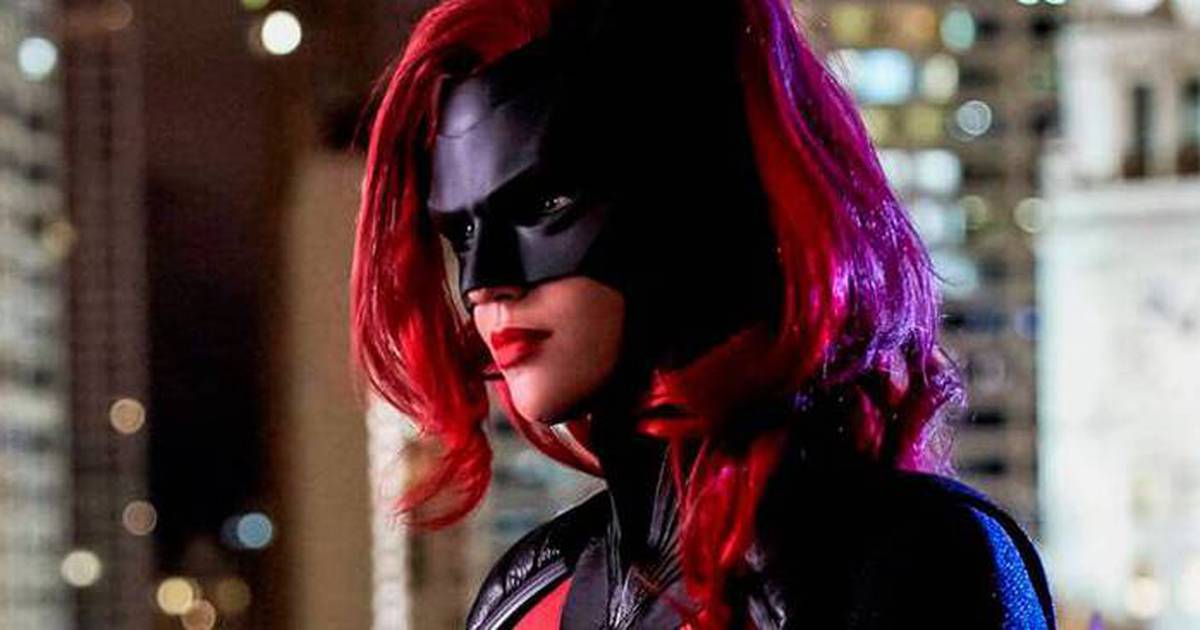 Batwoman  Ruby Rose denuncia abusos e morte de dublês no set