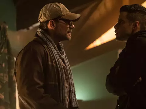 Christian Slater e Rami Malek em Mr. Robot