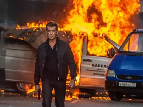 Pierce Brosnan joga GoldenEye 007 no programa de Jimmy Fallon