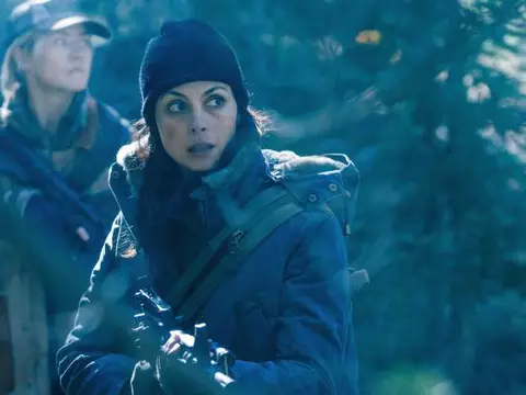Morena Baccarin em A Linha da Extinção (Reprodução)