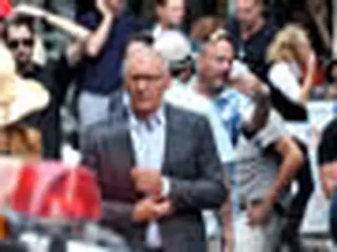 Paranoia | Mais Harrison Ford careca nas novas imagens do set