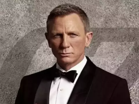 007 | Amazon volta atrás após remover armas de James Bond em pôsteres