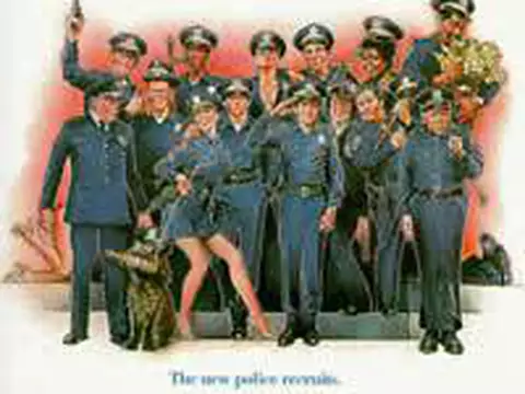 Steve Guttenberg promete novos Loucademia de Polícia e Três Solteirões e um Bebê