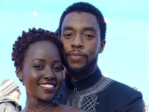 Lupita Nyong'o e Chadwick Boseman, nos bastidores de Pantera Negra