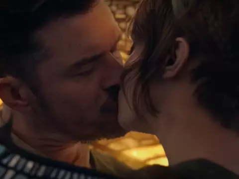 Orlando Bloom e Cara Delevigne em teaser de Carnival Row 