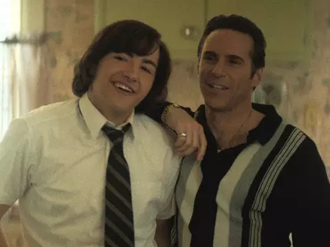 Michael Gandolfini e Alessandro Nivola em The Many Saints of Newark (HBO Max/Reprodução)