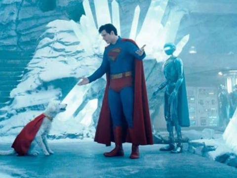 Superman sai do realismo e resgata o cinema pipoca para família