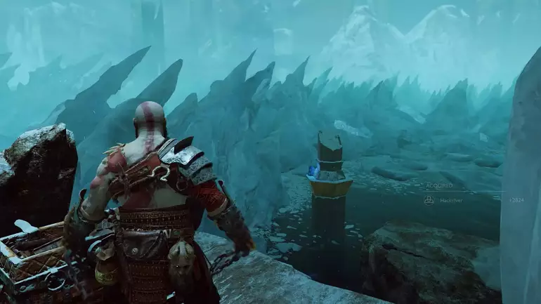 Kratos encontra baú em Helheim.