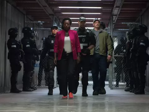 Amanda Waller em cena de Esquadrão Suicida (Warner Bros./Divulgação)