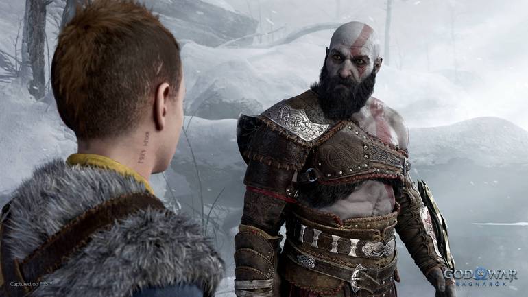 Kratos e Atreus conversando.