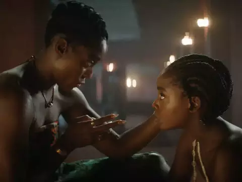 Tela Quente: A Mulher Rei passa na Globo hoje (03/11)