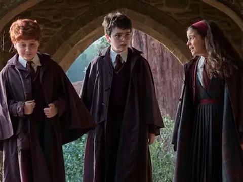 Harry e Rony são vistos em filmagens de Harry Potter; veja