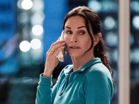 Courteney Cox em cena de Pânico 6