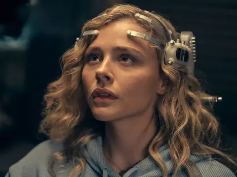 The Peripheral | Chloë Grace Moretz viaja no tempo em trailer de nova série
