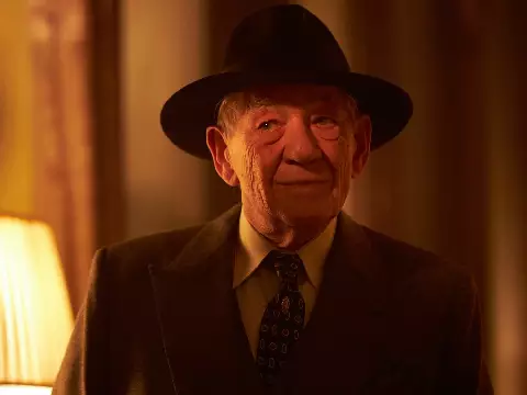 The Critic | Drama com Ian McKellen ganha trailer