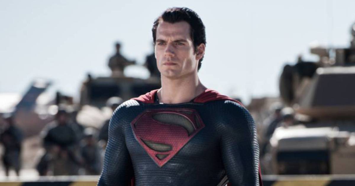 Foto de Henry Cavill com uniforme diferente para o filme Superman: Flyby -  NerdBunker