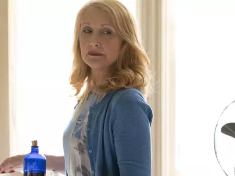 Patricia Clarkson em Objetos Cortantes (Reprodução)