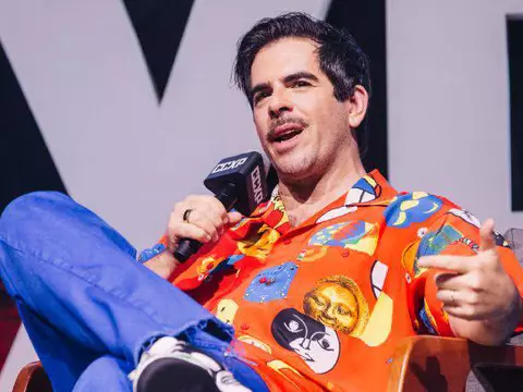 Eli Roth em uma foto antiga.