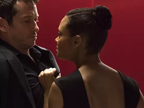 Westworld | Cena entre Lee e Maeve demonstra "uma mudança de poderes" na 2ª temporada, segundo ator