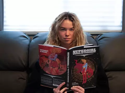 Supergirl | Arma do Lobo de Jason Momoa é revelada na CCXP25