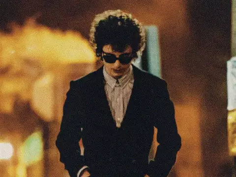 Um Completo Desconhecido | Chalamet treinou gaita por 5 anos para ser Bob Dylan