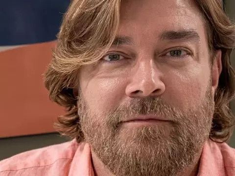 Dublador Clécio Souto publica carta de despedida e é socorrido; leia