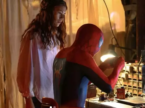 Tom Holland perde concurso de Homem-Aranha com Zendaya no júri