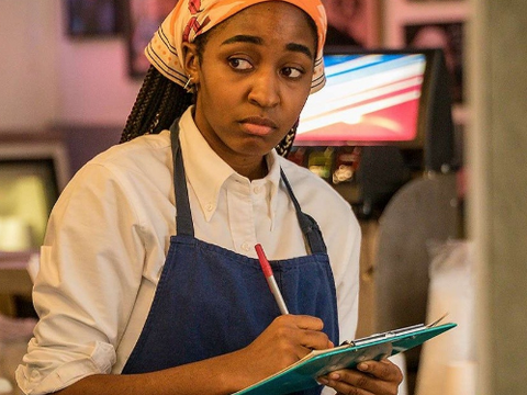 Ayo Edebiri Expande Seu Talento em 'O Urso': De Atriz a Escritora na 4ª Temporada